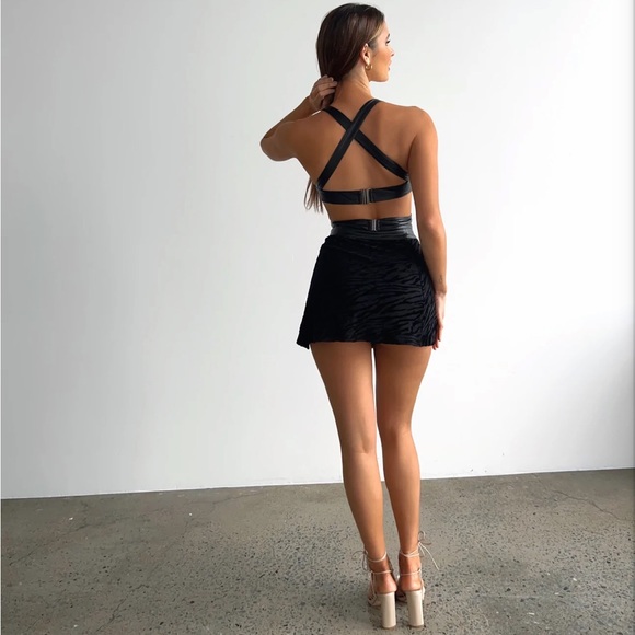 Nia Crop Top - Picture 2 of 3